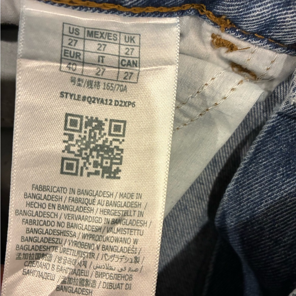 GUESS mom jeans Straight Leg with Distressed Details sz 27 - Picture 8 of 11